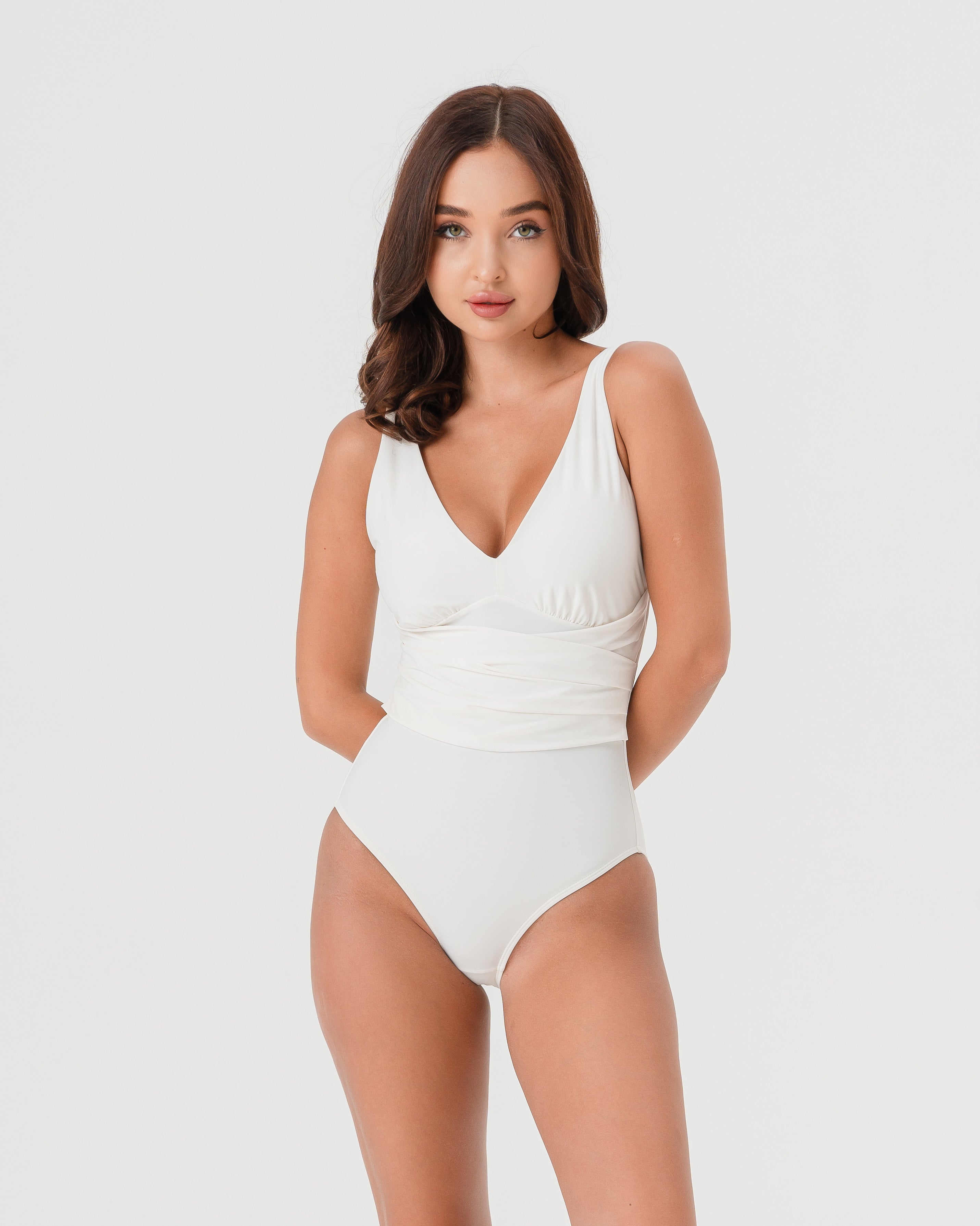 Утягивающий купальник белый Tomyris размер S