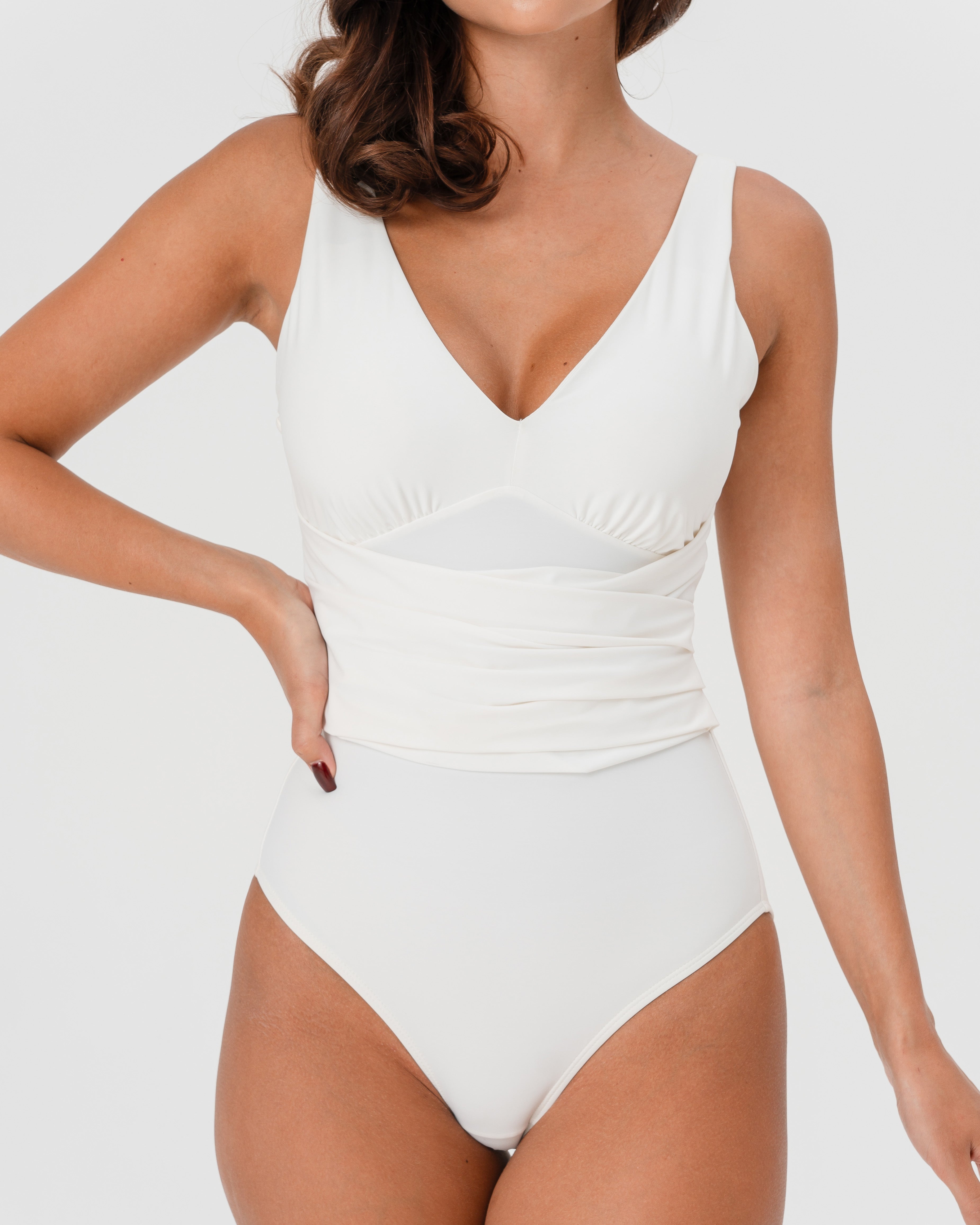 Утягивающий купальник белый Tomyris размер S