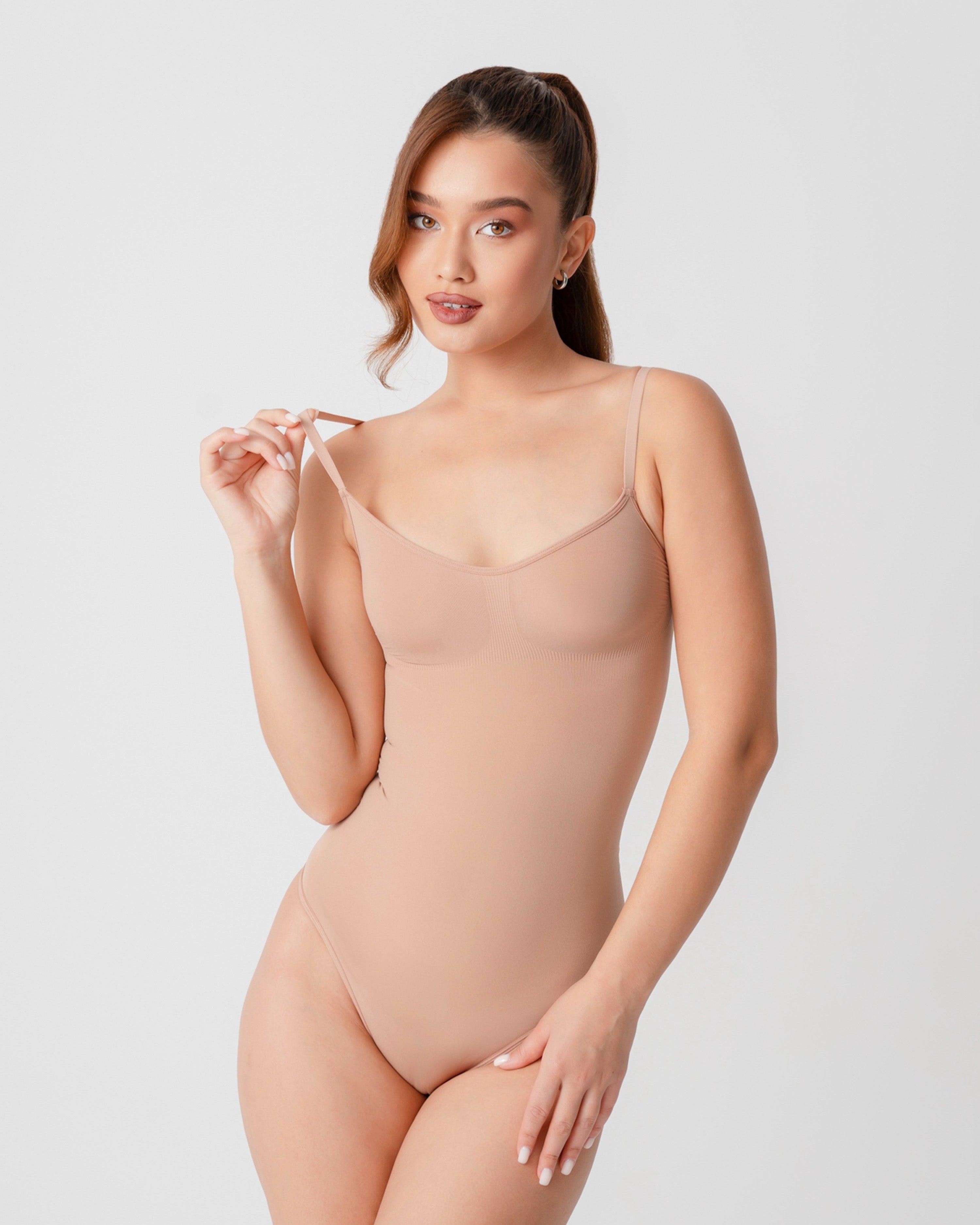 УТЯГИВАЮЩЕЕ БЕЛЬЕ