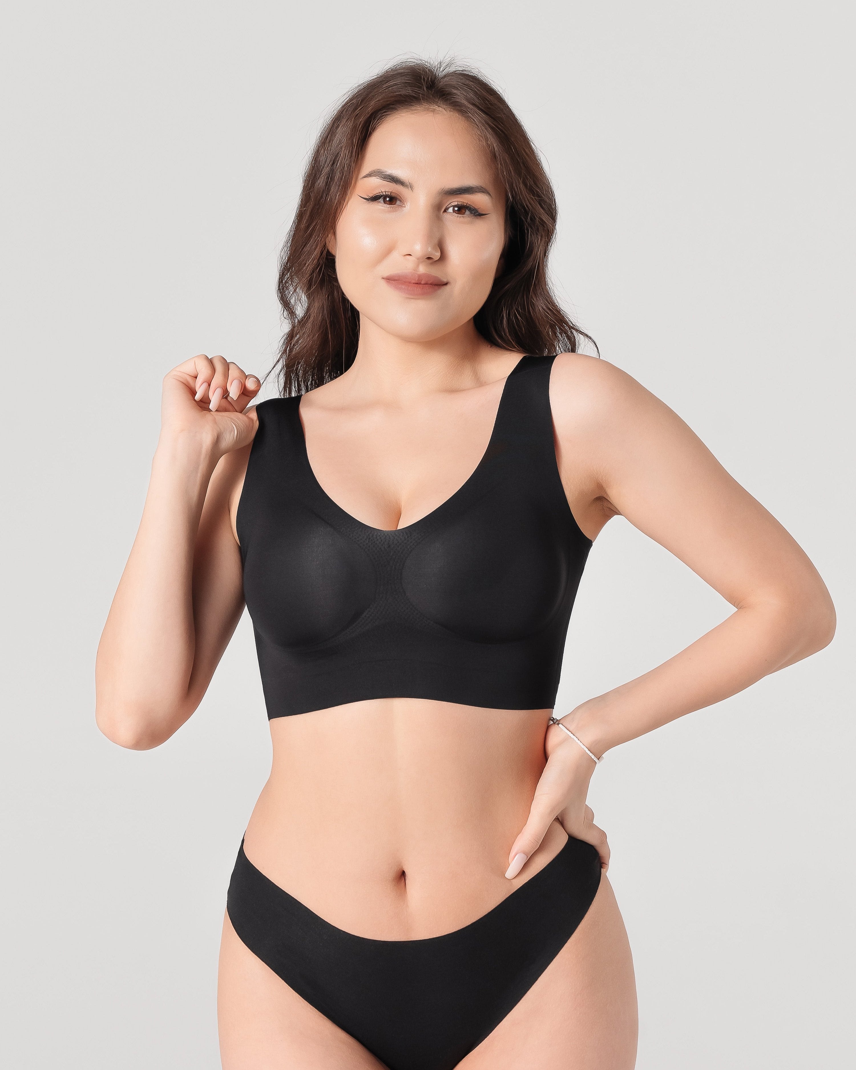 Бесшовный бюстгальтер черный Tomyris размер M